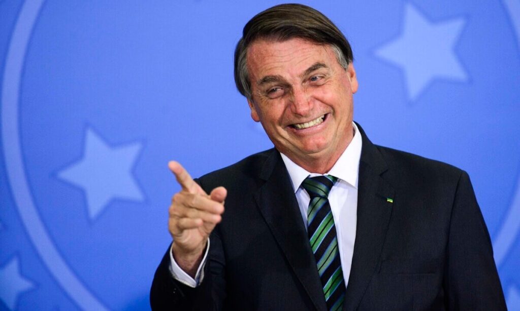 Bolsonaro é internado em Brasília para cirurgia de hérnia sob escolta da PF; Moraes impõe restrições e veta filhos como acompanhantes Bolsonaro-Impeachment-1