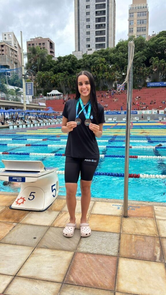 Atleta de Divinópolis conquista dois pódios no Campeonato Mineiro de Verão de Natação IMG_20251214_091828_785
