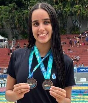 Atleta de Divinópolis conquista dois pódios no Campeonato Mineiro de Verão de Natação
