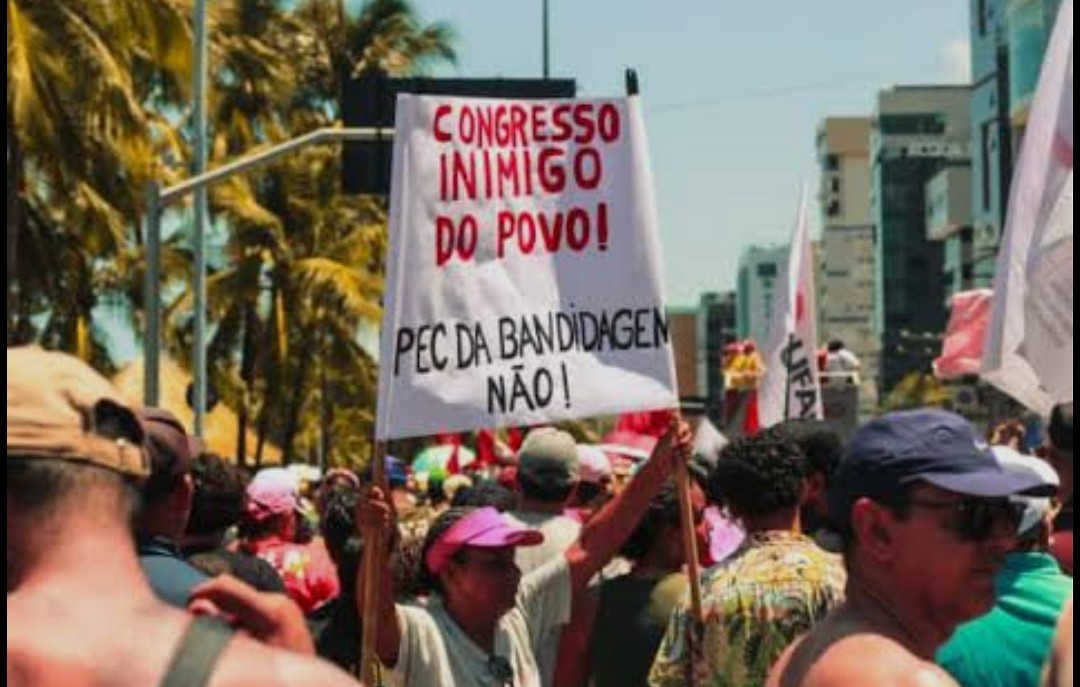 Protestos contra o Congresso tomam as ruas de SP, Rio e BH neste domingo