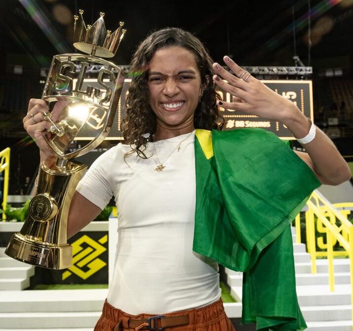 Rayssa Leal faz história: tetracampeã mundial de skate street no Super Crown 2025