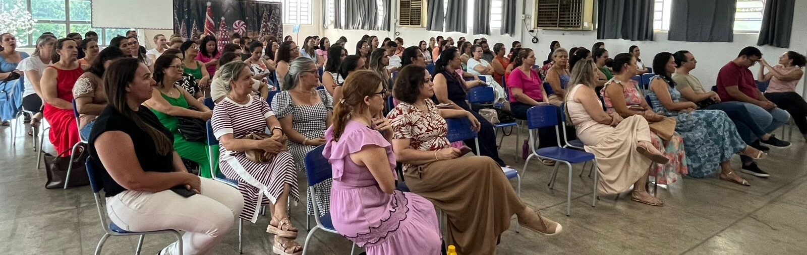 Diretores e vice-diretores da rede municipal participam de capacitação sobre educação inclusiva em Nova Serrana