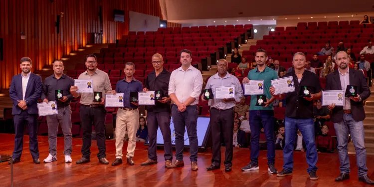 Governo de Minas premia Motorista e Motociclista Padrão 2025 e reforça cultura de segurança no trânsito