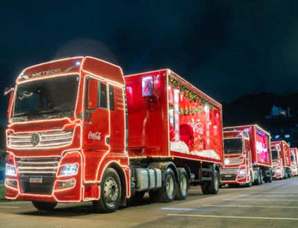 Divinópolis receberá a Caravana de Natal da Coca-Cola FEMSA Brasil na próxima terça-feira (9); veja roteiro