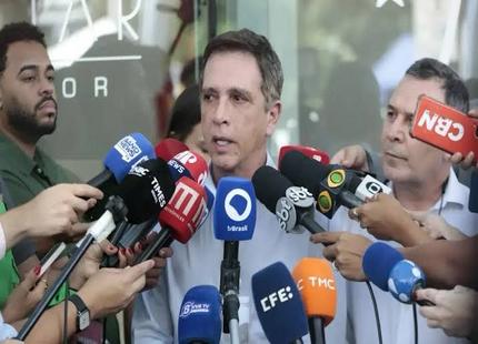 Médico aponta interação de remédios como possível causa de traumatismo craniano em Bolsonaro