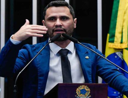 Encontro de Menin e Roscoe com Cleitinho expõe pressão para tirar senador da disputa em Minas Cleitinho - capa