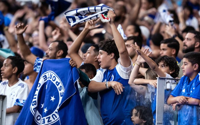 Cruzeiro estreia no Mineirão com ingressos a R$ 30 e mudanças na tabela R14fLfiM-torcidacruzeiromineiraoxbragantino-696x435