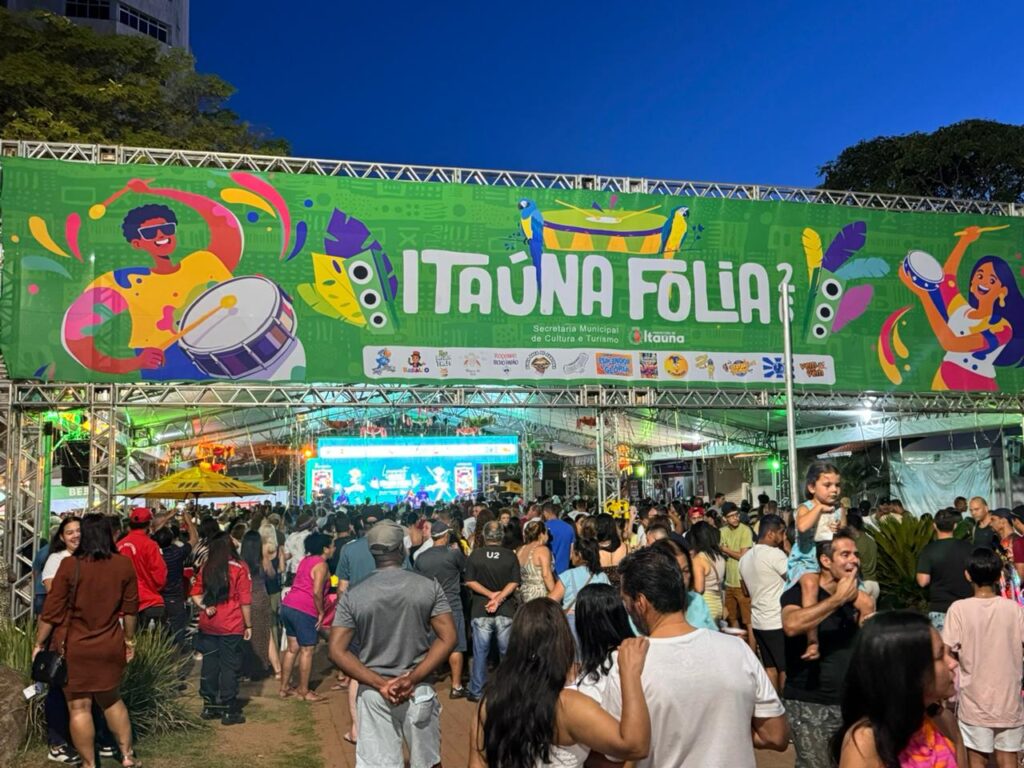 Lançamento do Itaúna Folia 2026 leva alegria à Praça da Matriz e reúne blocos e população no fim de semana WhatsApp Image 2026-01-12 at 13.54.10