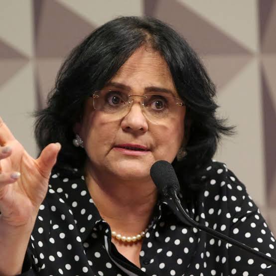 Damares divulga lista de pastores e igrejas citados na CPMI do INSS após pressão e críticas