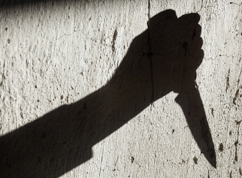 Adolescente é apreendida suspeita de matar a mãe a facadas em Nova Serrana istockphoto-1194738667-170667a