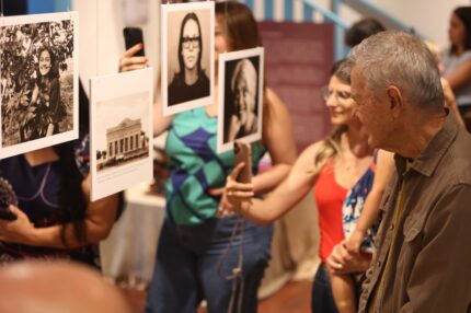 Exposição “Adélia Prado – Filha de Divinópolis” emociona o público no Museu Histórico 2e405a88558eb16808a9ce77573c7f77