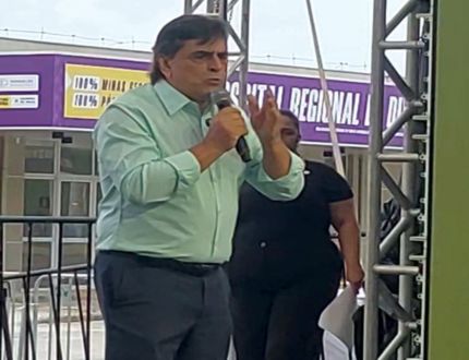 Emocionado, Domingos Sávio chora ao relembrar histórico de atrasos do Hospital Regional em Divinópolis