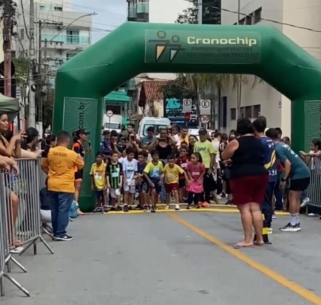 Corrida Kids do Lar dos Idosos reúne famílias e promove solidariedade em Divinópolis IMG-20260208-WA0008