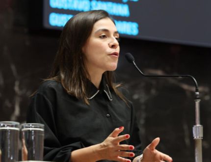 "Prefeito quer desviar foco do seu suposto crime de racismo", diz a deputada Lohanna França Lohanna - 3