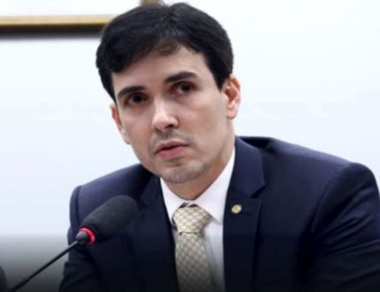 Jatinho de deputado mineiro, Euclydes Pettersen, é apreendido pela PF em investigação sobre fraudes no INSS Pettersen