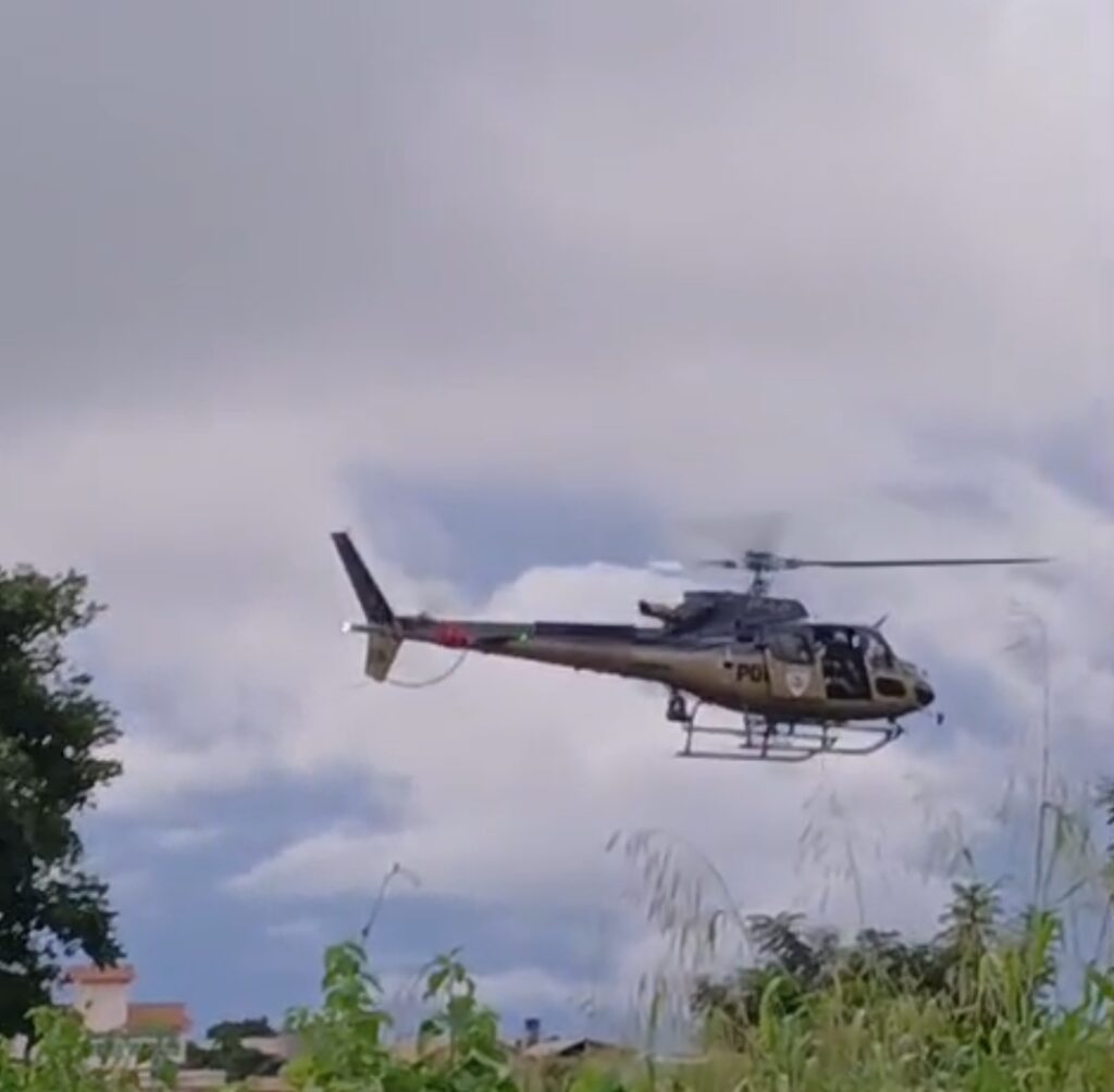 Criminoso rouba carro, bate durante cerco e foge para mata em Divinópolis Screenshot_20260223_193137_WhatsApp