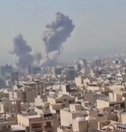 EUA e Israel atacam Irã e Teerã fica sob fumaça