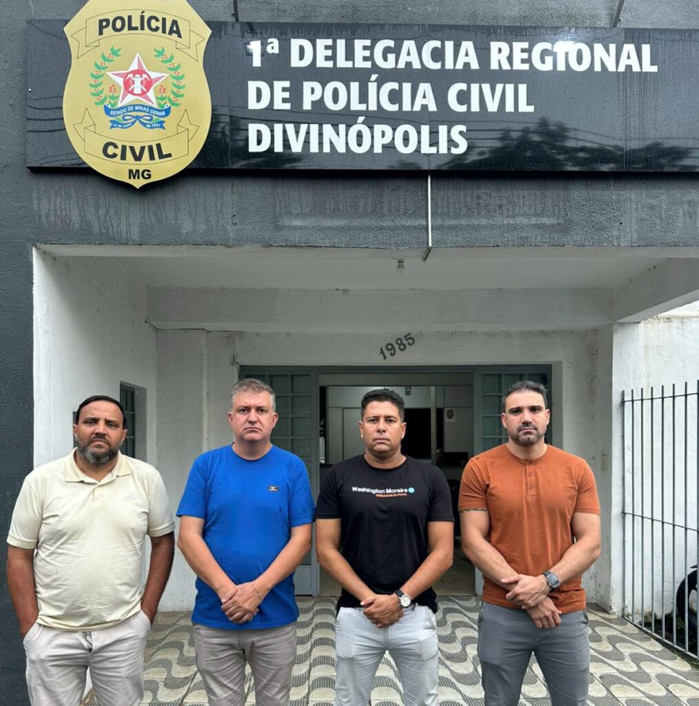 Vídeos: Embate sai da internet e chega à delegacia: vereadores de Divinópolis acionam Polícia Civil contra influencer da extrema direita Vereadores na porta da delegacia