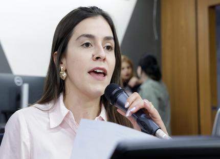 Deputada Lohanna critica falta de planejamento e denuncia despreparo do secretário de Educação de MG w2azzcdsgpl4ajusqd4fjg-jpg