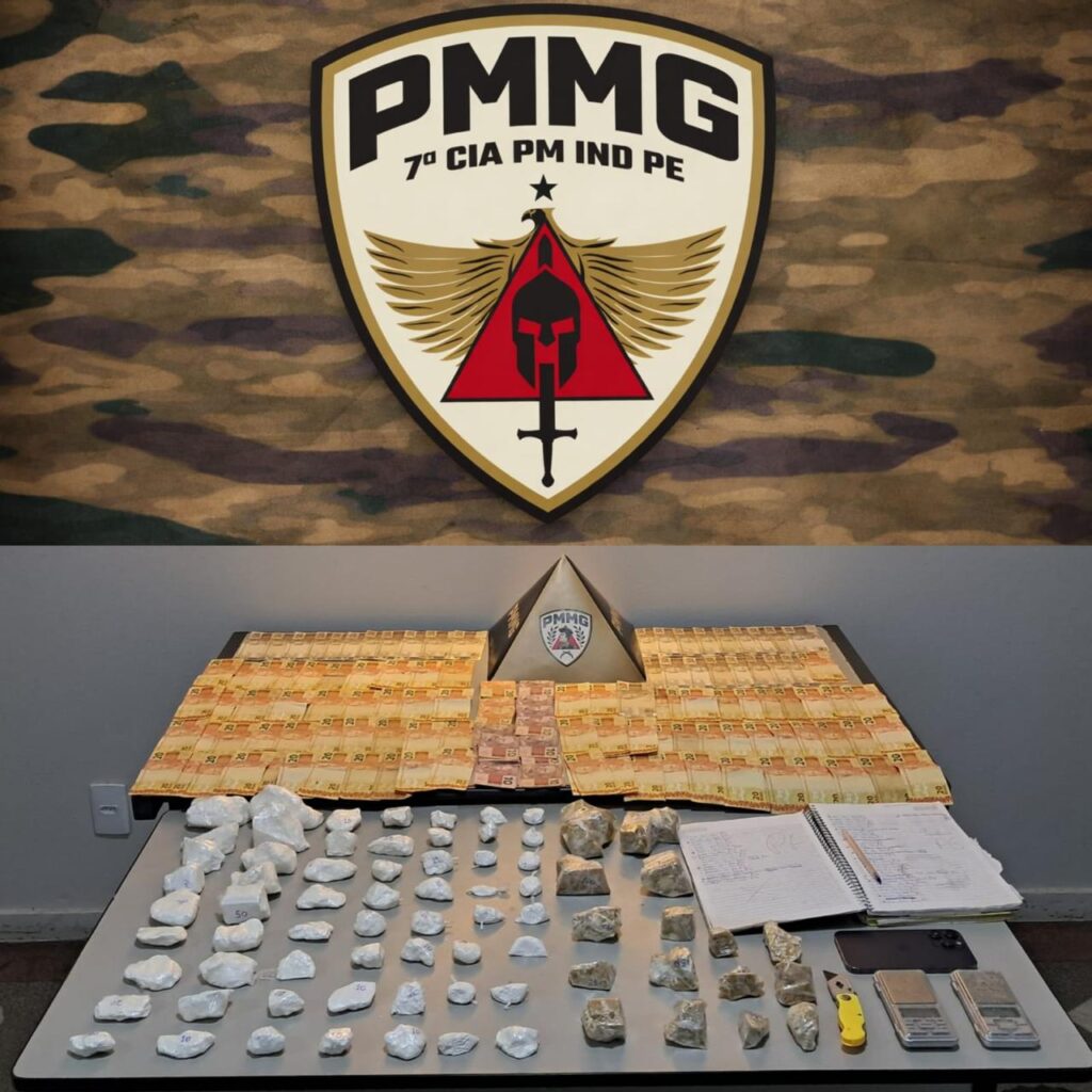 Polícia Militar desarticula esquema de "delivery" de drogas e apreende arsenal de entorpecentes em Itaúna WhatsApp Image 2026-02-24 at 09.47.20