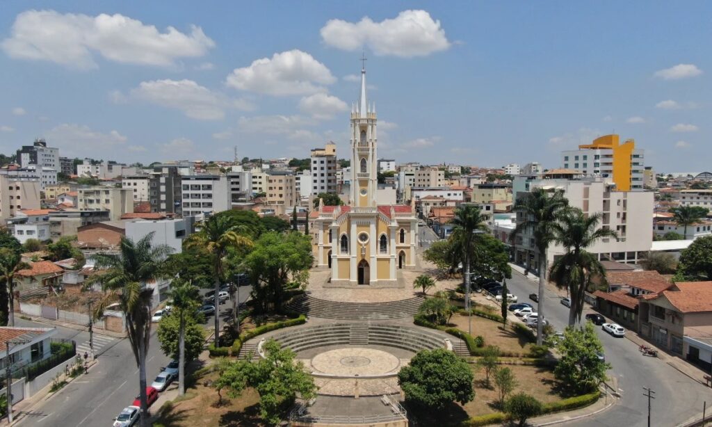 Cajuru dá passo decisivo para implantação do transporte coletivo com aprovação de nova lei municipal WhatsApp Image 2026-02-25 at 10.21.55