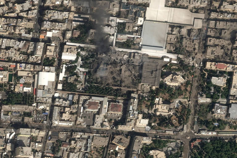 Imagens mostram residência de Khamenei atingida e mundo entra em suspense com anúncio de morte