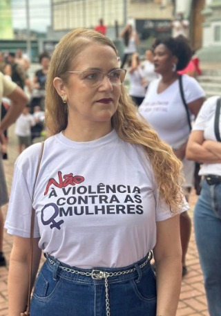 ITAÚNA UNIDA: Passeata contra o feminicídio mobiliza centro da cidade e marca um novo capítulo na luta por direitos