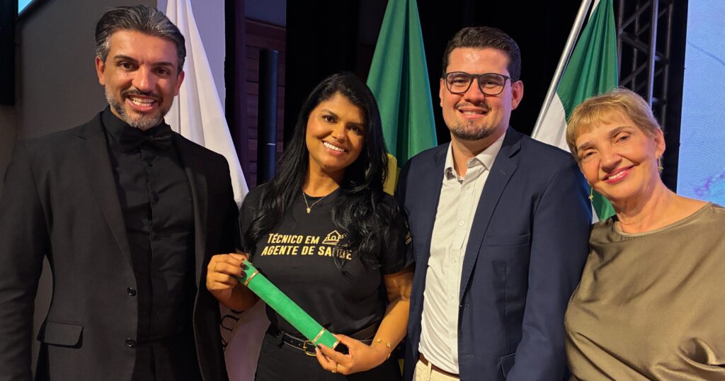 Prefeitura de Nova Serrana entrega certificados a agentes de saúde e combate a endemias FORMATURA AGENTES SAUDE (1)