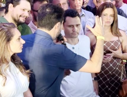 Aniversário de Falcão vira palanque e pega Cleitinho de surpresa; senador nega ter lançado vice