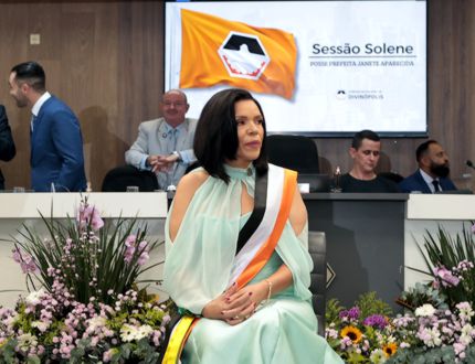 Janete corta, remaneja e deixa baixas no grupo de confiança de Gleidson em Divinópolis