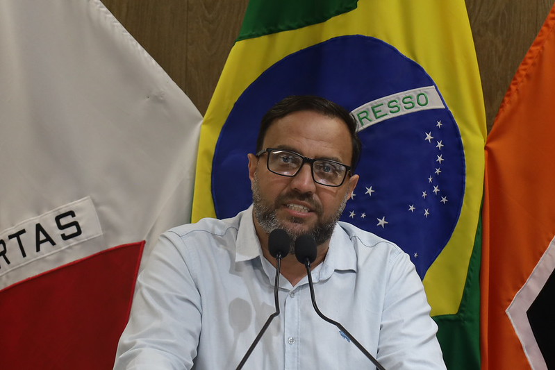 Fim das discórdias em Divinópolis: projeto de Ney Burguer prevê que cliente desça para buscar entrega em condomínios