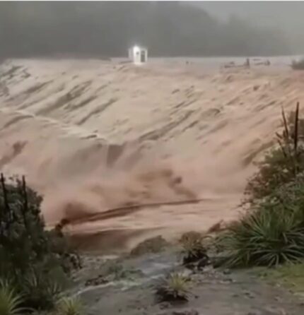 ALERTA MÁXIMO NO NORTE DE MINAS: Barragem em Porteirinha corre risco de rompimento e Defesa Civil ordena evacuação imediata