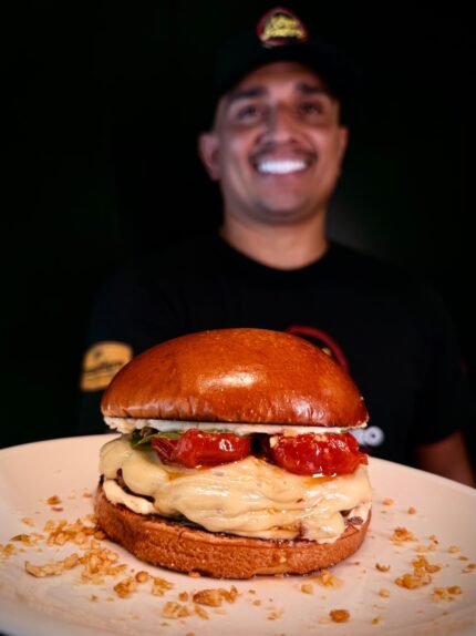 BurgerFest ‘Hambúrguerileiros’ 2026 começa em Divinópolis com desafio de “maior devorador” e receitas inéditas