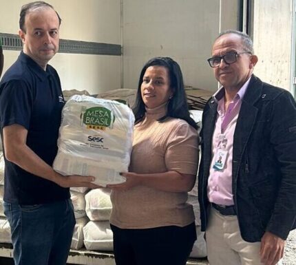 Reforço na mesa: Sesc Mesa Brasil e Sincomércio destinam 145 cestas básicas para entidades de Divinópolis