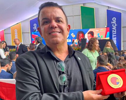 Excelência no ensino”: Carmo do Cajuru conquista Selo Ouro Nacional em alfabetização pelo segundo ano consecutivo