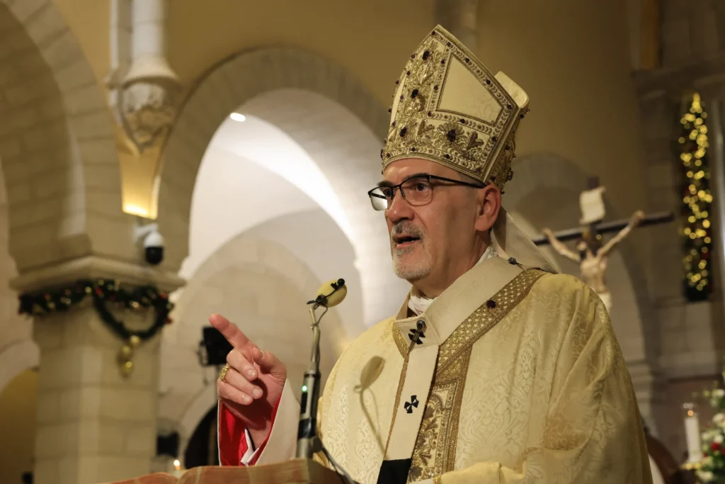 Polícia israelense impede cardeal de celebrar missa na Igreja do Santo Sepulcro pela primeira vez em séculos Polícia israelense impede cardeal de celebrar missa na Igreja do Santo Sepulcro pela primeira vez em séculos