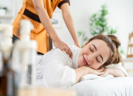 SinComércio e Shopping Pátio Divinópolis promovem ação de massagem gratuita para mulheres no Dia Internacional da Mulher