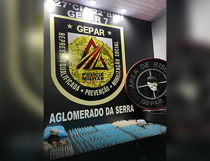 Polícia Militar apreende carga de cocaína e crack em "casa de dolagem" no Aglomerado da Serra em Belo Hozonte frfrfr