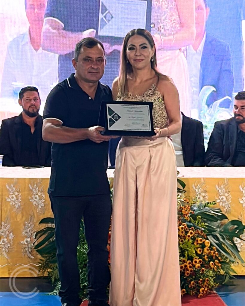 Elis Regina CEO do São João de Deus é reconhecida por impacto na saúde regional ofx_27320261658181
