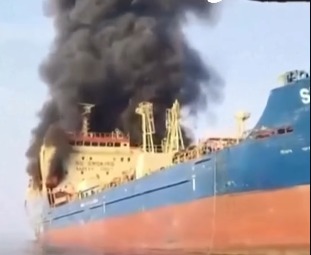Ataque a petroleiro em Omã marca nova fase de tensão após ofensivas dos EUA e Israel contra o Irã