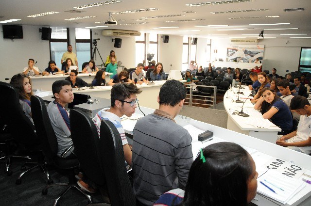 Câmara Jovem 2026 abre inscrições para estudantes em Divinópolis