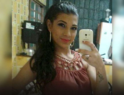 Homem é preso por feminicídio em MG após tentar convencer polícia de que companheira morreu de crise convulsiva