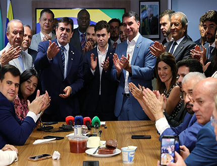 Domingos Sávio (PL) na presença de Flavio Bolsonaro e Nikolas Ferreira é indicado pré-candidato ao Senado 2443