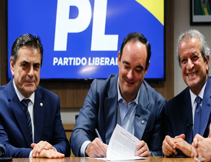 Jogo duplo do PL em Minas expõe candidato sem voto e mira mesmo é o cargo de vice