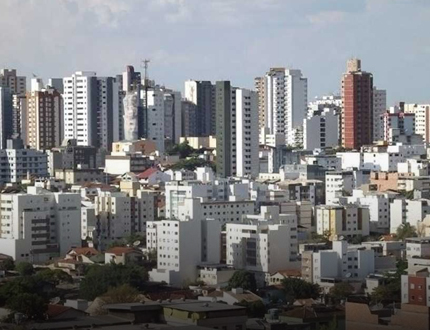 Nova Lei em Divinópolis: Morador não pode mais exigir que entregador suba até o apartamento