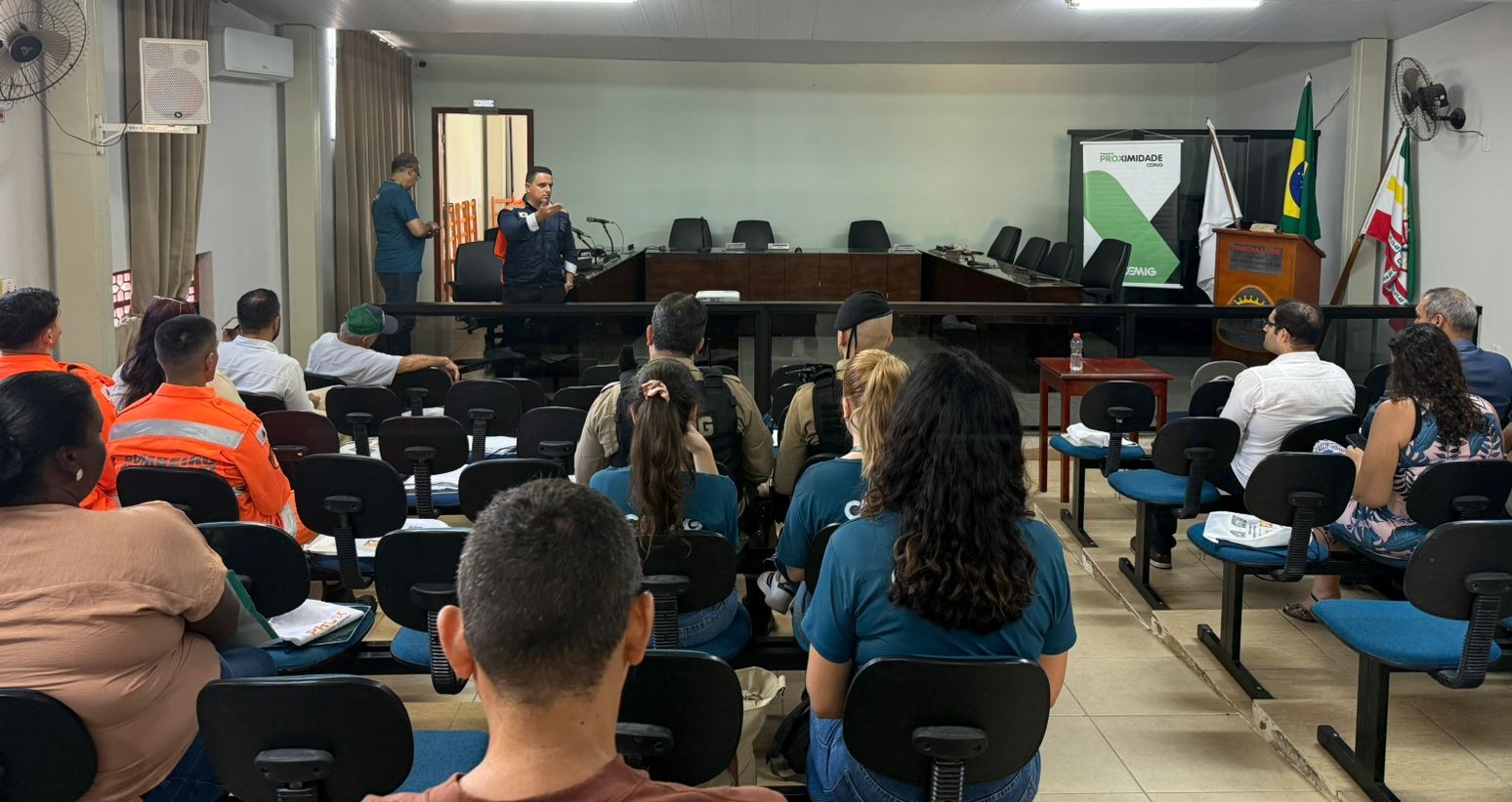 Programa Proximidade reúne comunidade e autoridades para discutir segurança da Barragem de Cajuru