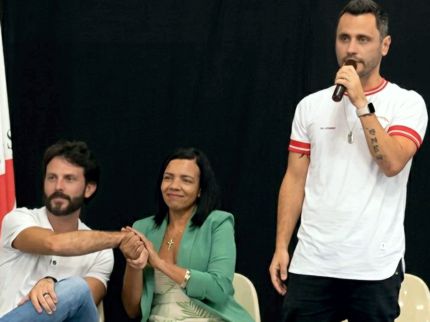 Cleitinho surpreende, ignora Domingos no discurso e declara apoio a Marcelo Aro ao Senado Cleitinho - aro - janete 3