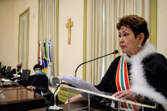 Desembargadora Eva do Amaral revolta o país ao comparar corte de penduricalhos à escravidão