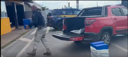 Perseguição na BR-262 termina com apreensão de mais de 200 kg de maconha pela PRF