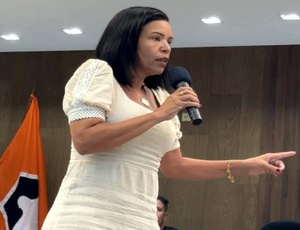 Janete joga limpo sobre lixão, admite erros do passado da Prefeitura e diz que Divinópolis não tem para onde levar o lixão